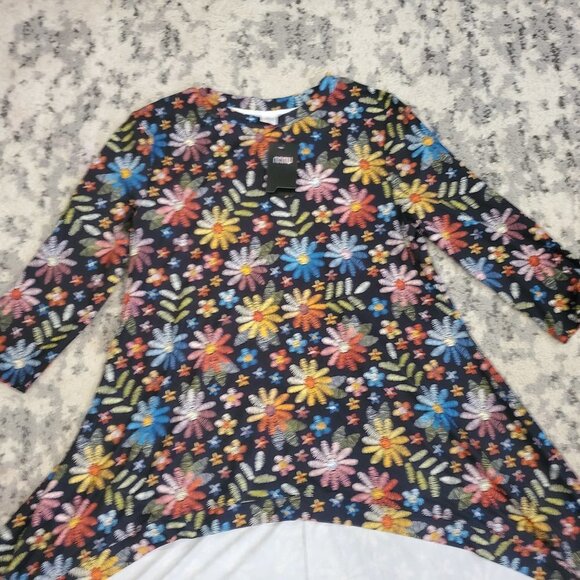 Nanu Asymmetrical Flowered Top || XL NWT - Picture 3 of 8